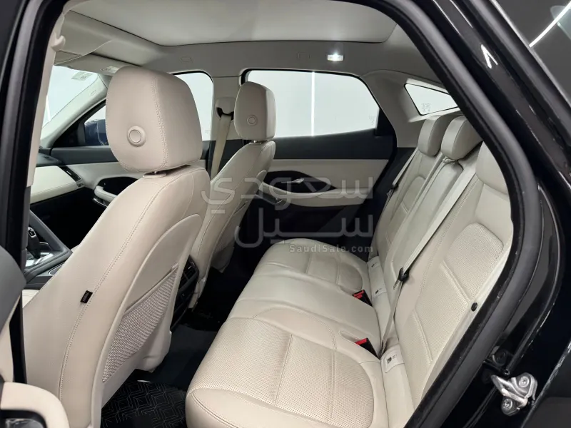 2019 جاكوار اف-بيس