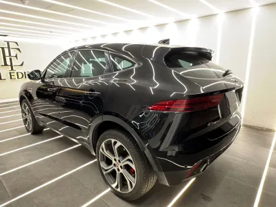 2019 جاكوار اف-بيس