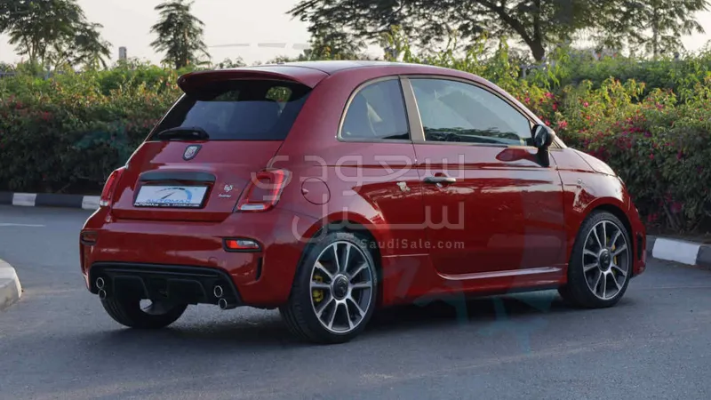 2024 فيات ابارث 695 توريزمو