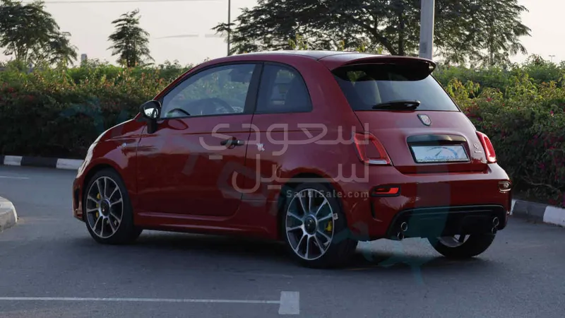 2024 فيات ابارث 695 توريزمو