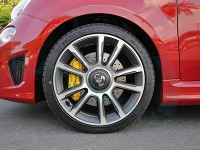 2024 فيات ابارث 695 توريزمو