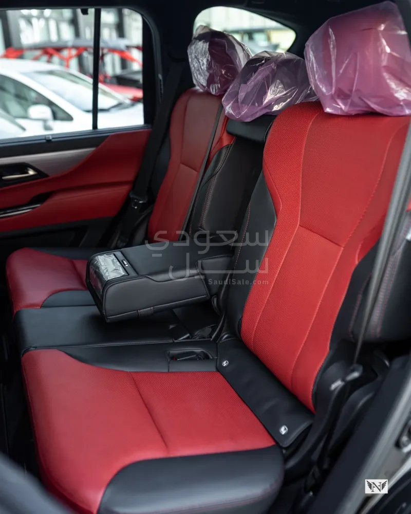 2023 لكزس إل إكس 600 إف