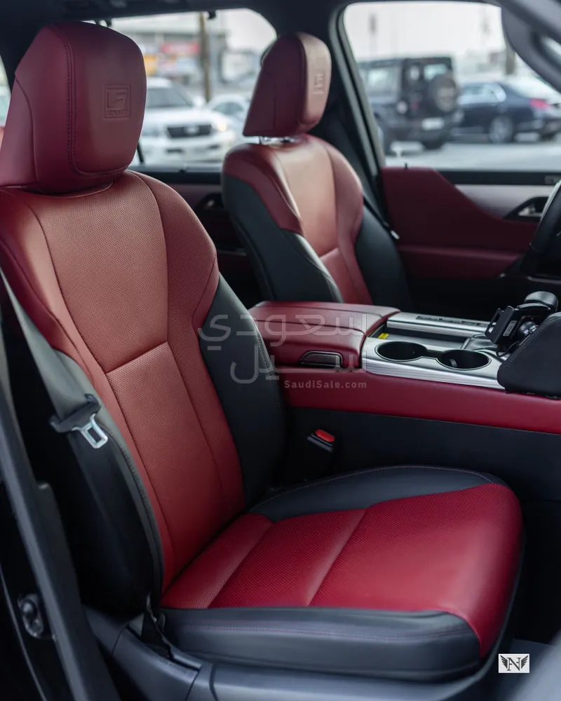 2023 لكزس إل إكس 600 إف