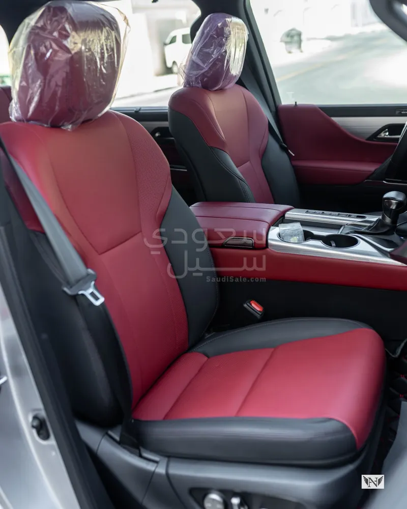 2022 لكزس إل إكس 600 إف