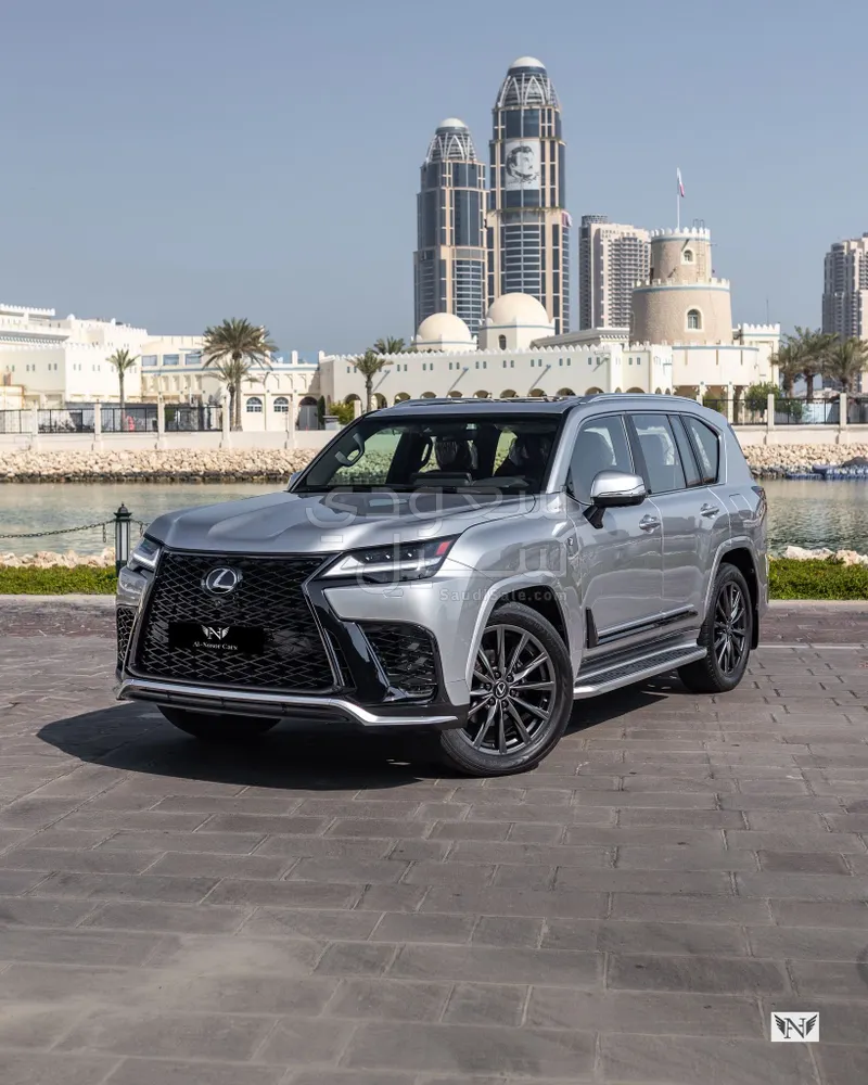 2022 لكزس إل إكس 600 إف