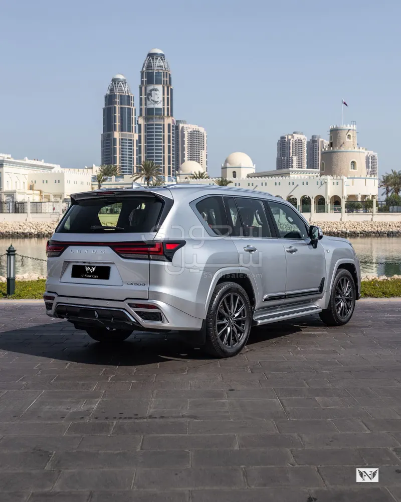 2022 لكزس إل إكس 600 إف