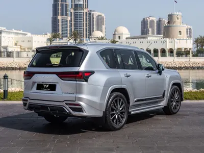 2022 لكزس إل إكس 600 إف