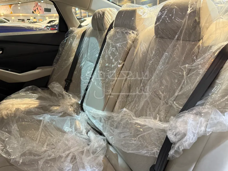 2025 هوندا اكورد إي إكس أي - بي