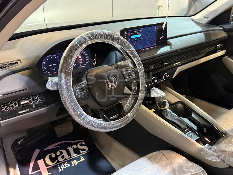 2025 هوندا اكورد إي إكس أي - بي