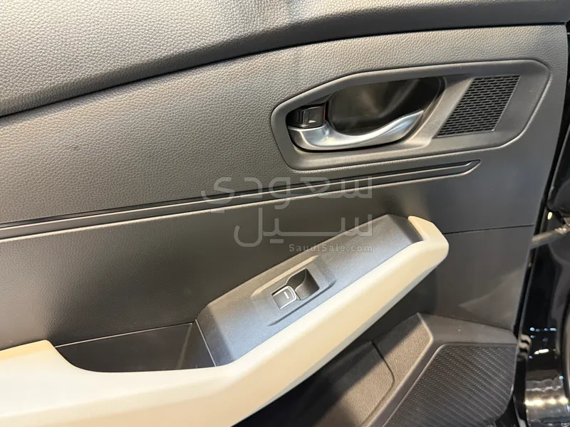 2025 هوندا اكورد إي إكس أي - بي