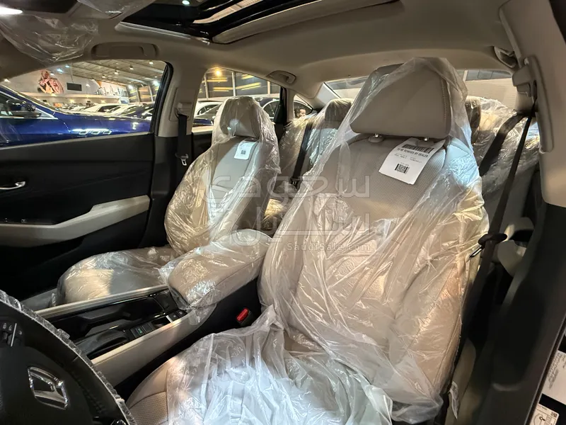 2025 هوندا اكورد إي إكس أي - بي