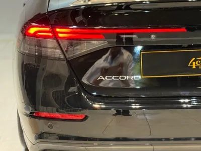 2025 هوندا اكورد إي إكس أي - بي