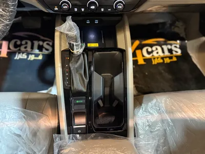 2025 هوندا اكورد إي إكس أي - بي