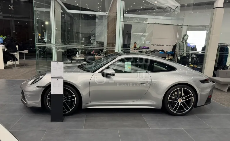 2025 بورش 911 كاريرا