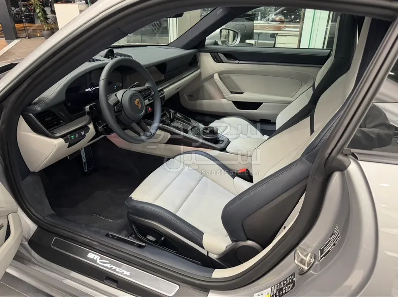2025 بورش 911 كاريرا