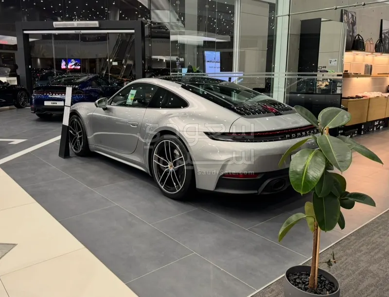 2025 بورش 911 كاريرا