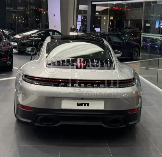 2025 بورش 911 كاريرا