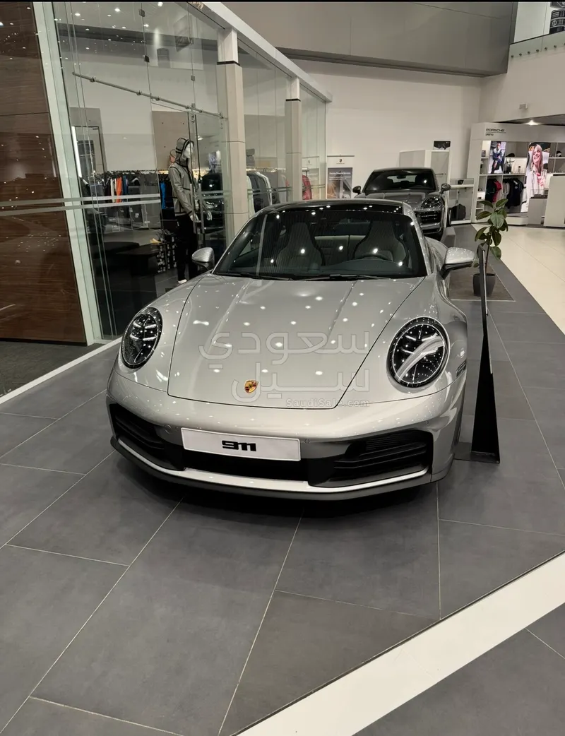 2025 بورش 911 كاريرا