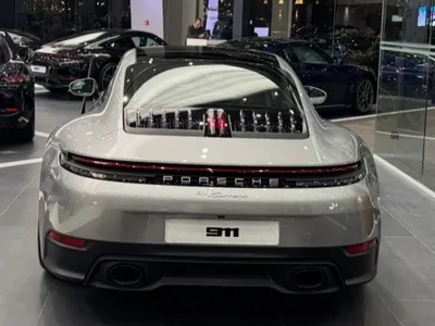 2025 بورش 911 كاريرا