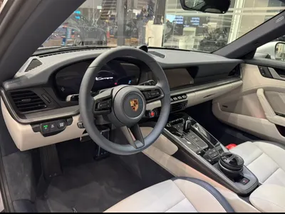 2025 بورش 911 كاريرا