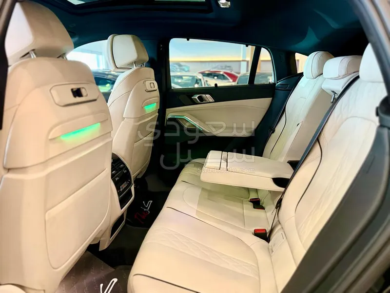 2024 بي ام دبليو الفئة اكس 6 إم كت