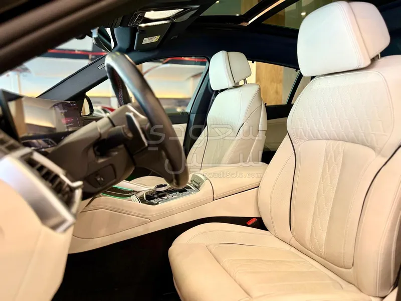 2024 بي ام دبليو الفئة اكس 6 إم كت