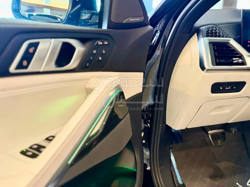 2024 بي ام دبليو الفئة اكس 6 إم كت