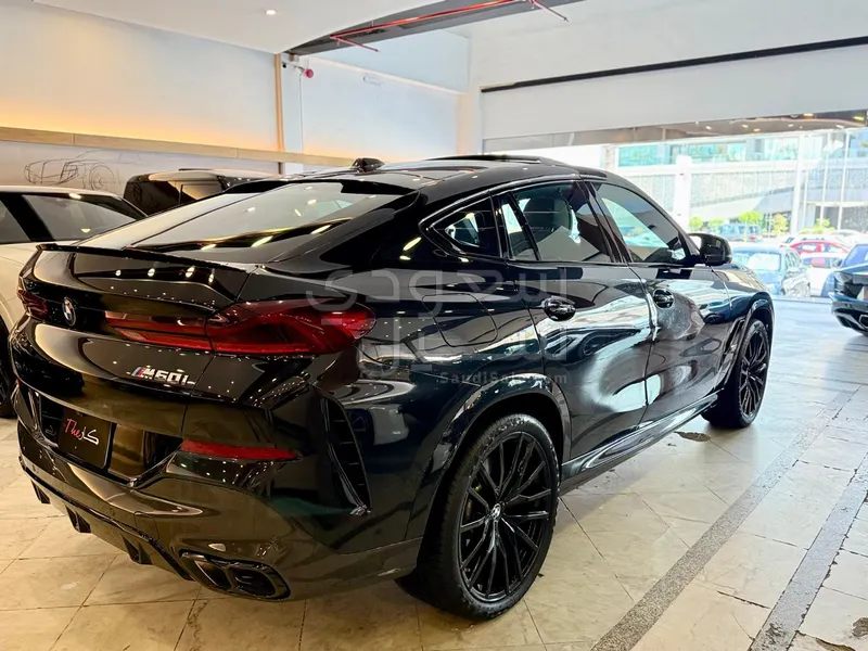 2024 بي ام دبليو الفئة اكس 6 إم كت