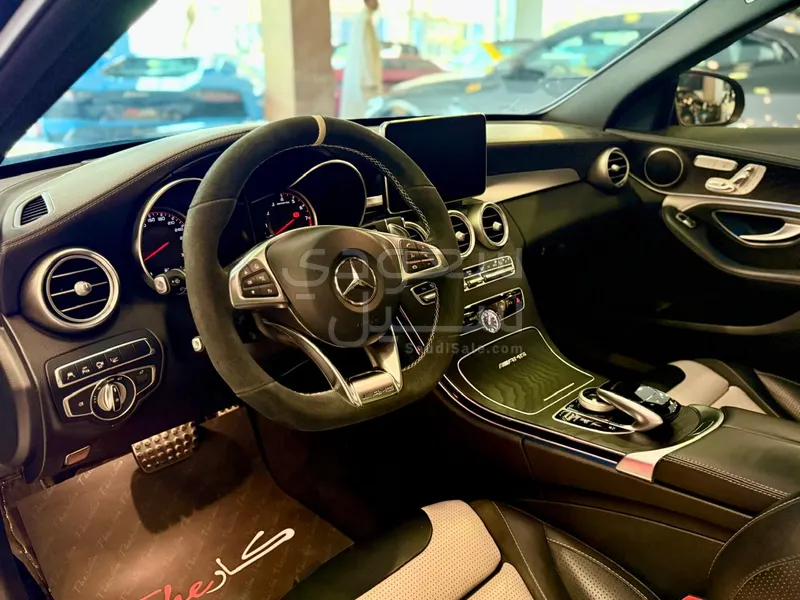 2017 مرسيدس - بنز سي 63 أي إم جي