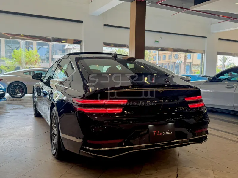 2025 جينيسيس جي 80