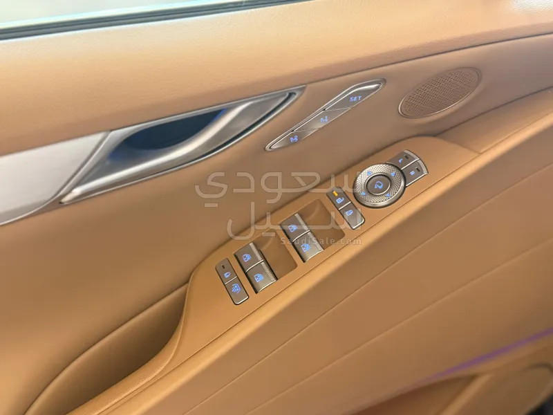 2025 جينيسيس جي 80