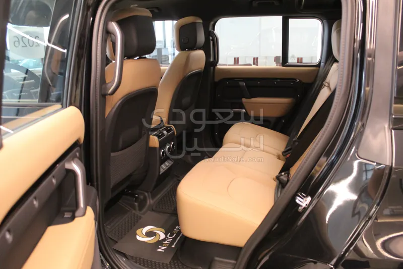 2026 لاند روفر ديفيندر 110