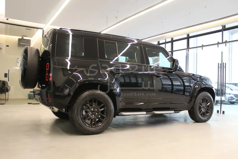 2026 لاند روفر ديفيندر 110