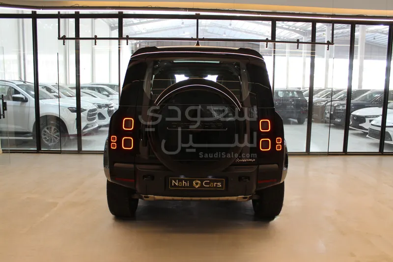 2026 لاند روفر ديفيندر 110