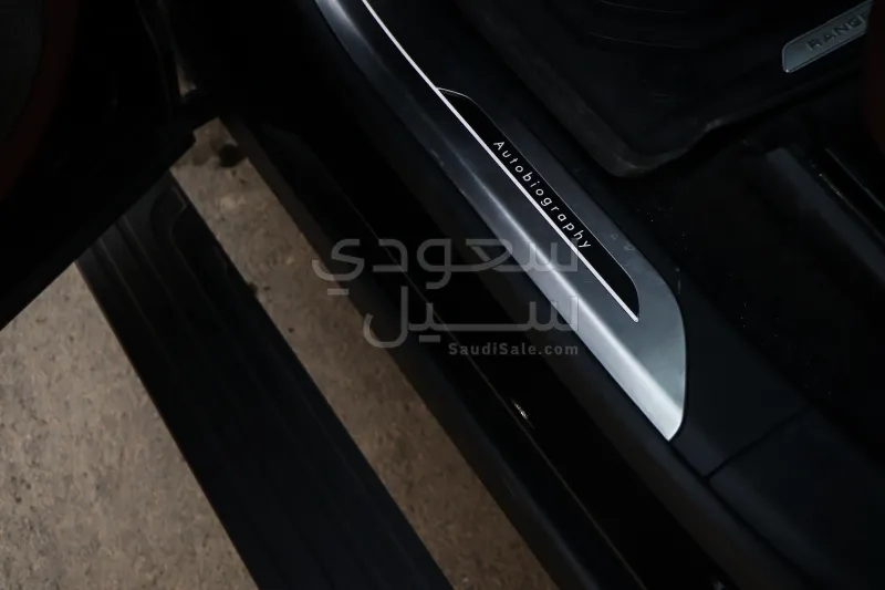 2024 لاند روفر رينج روفر اوتوبيوغرافي