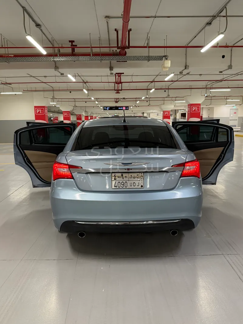 2012 كرايسلر 200 سي ليمتد