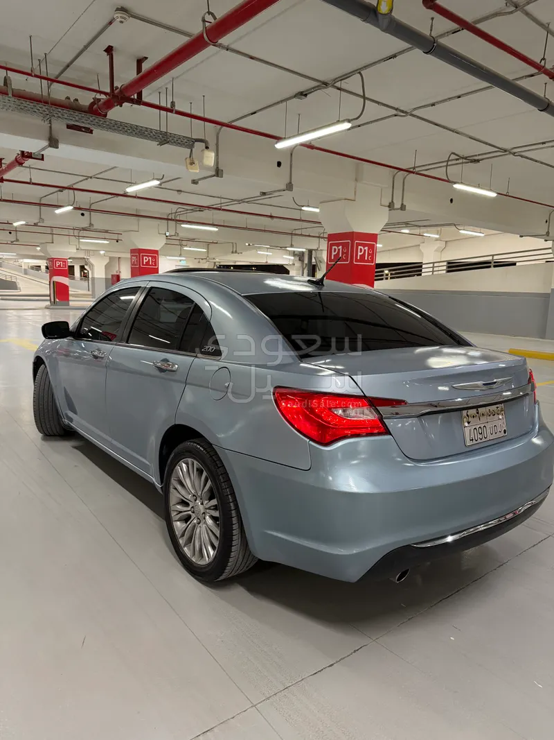 2012 كرايسلر 200 سي ليمتد