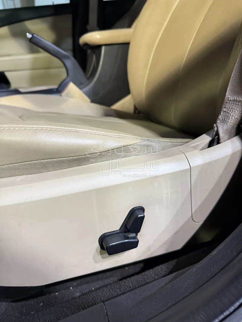 2012 كرايسلر 200 سي ليمتد