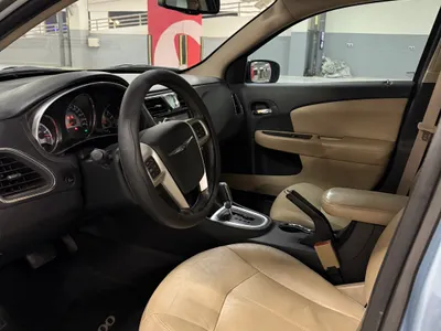 2012 كرايسلر 200 سي ليمتد