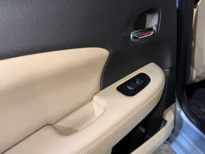 2012 كرايسلر 200 سي ليمتد