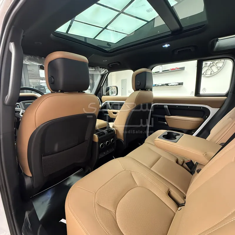 2025 لاند روفر ديفيندر اكس داينمك