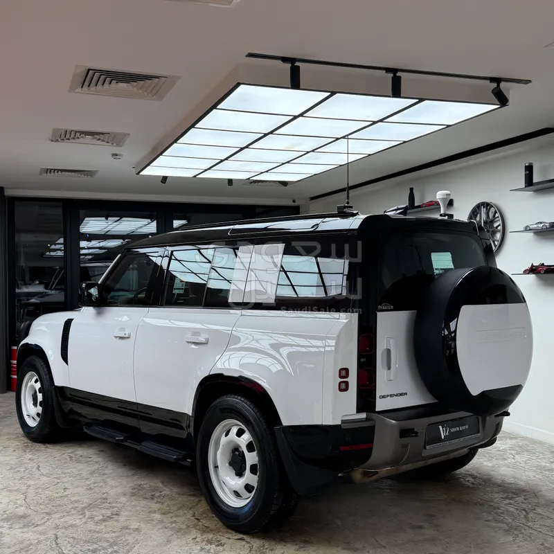 2025 لاند روفر ديفيندر اكس داينمك