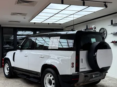 2025 لاند روفر ديفيندر اكس داينمك