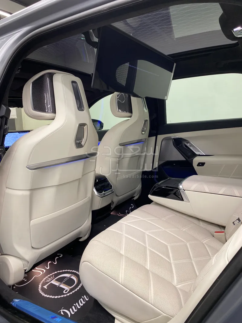 2025 بي ام دبليو الفئة السابعة 740أي