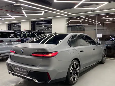 2025 بي ام دبليو الفئة السابعة 740أي