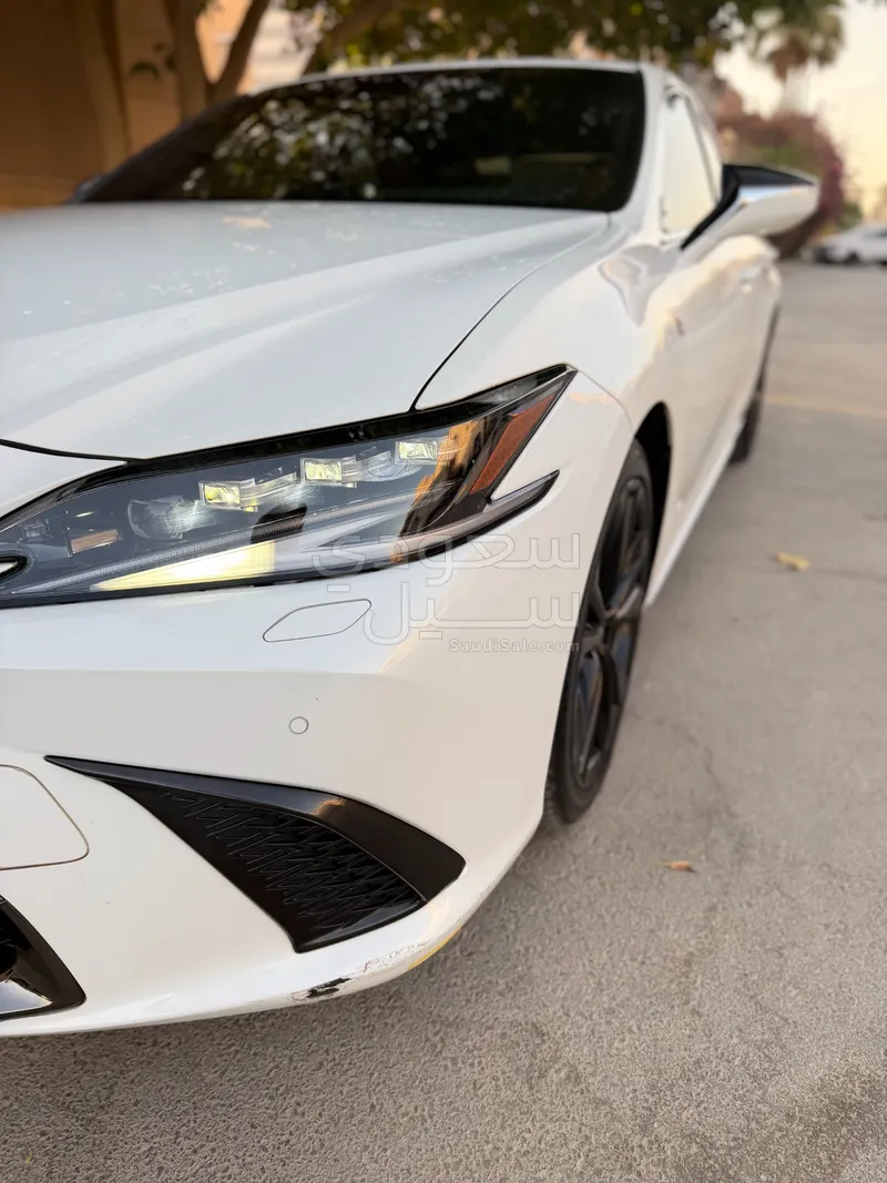 2023 لكزس إي إس 350 اف سبورت