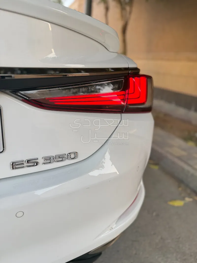 2023 لكزس إي إس 350 اف سبورت