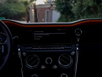 2025 رولز رويس كولينان سلفر بادج