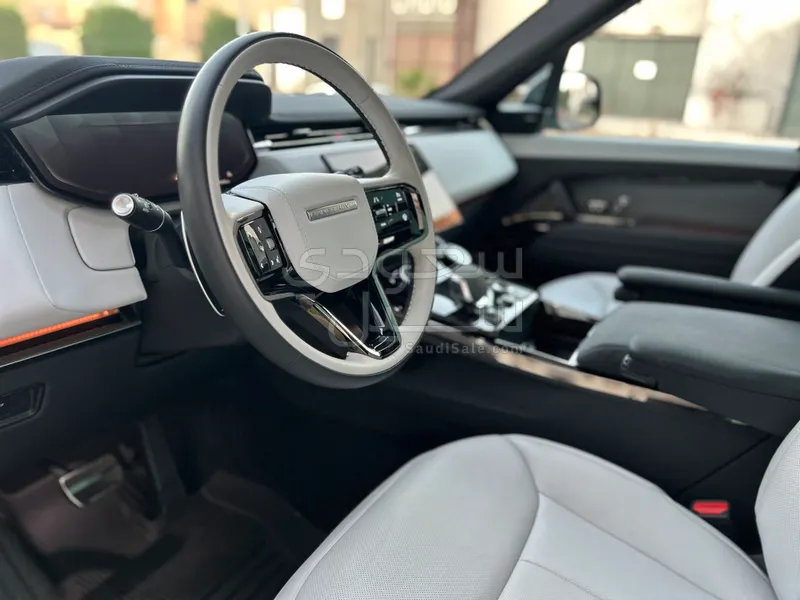 2023 لاند روفر رينج روفر سبورت اس اي