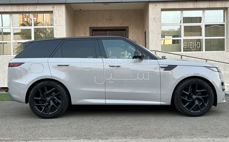 2023 لاند روفر رينج روفر سبورت اس اي